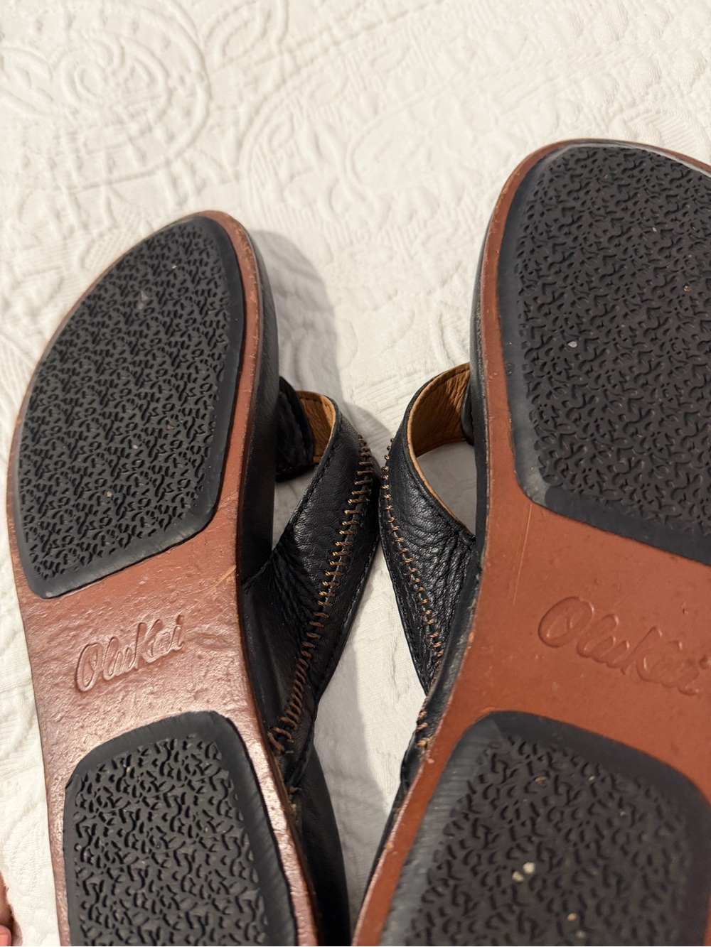 OluKai Black and Brown Leather Flip Flops - Picture 3 of 4